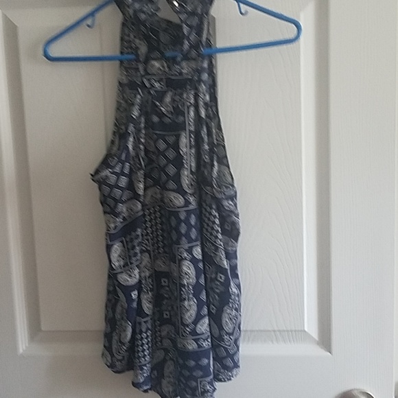 Top - Picture 2 of 2